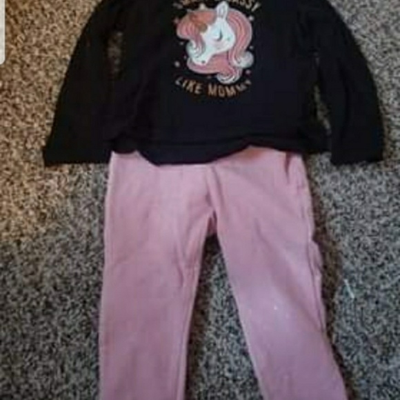 Children's Clothing - Picture 5 of 7